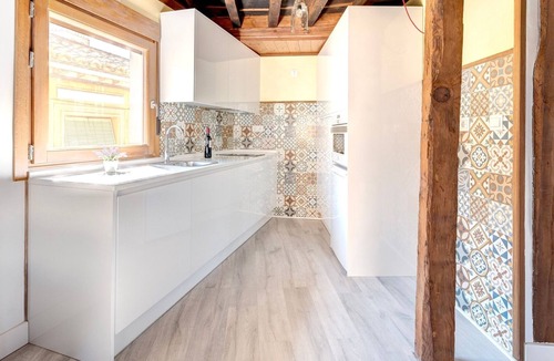 Toledo City Center Apartment | ~SILVER~ by myhomeintoledo.com