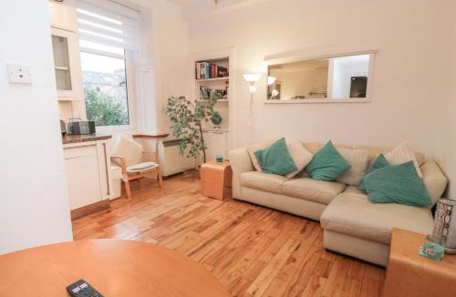Millport Apartment | Silverbells