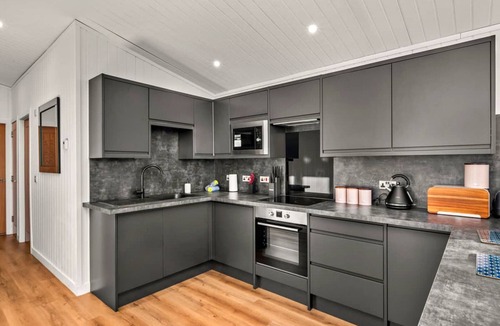 Perth Ski Chalet | Silverwood Deluxe Chalet