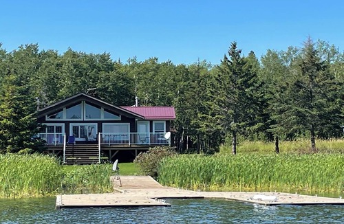 Falcon Lake Cottage | Skøgarmaör Meadow Cottage, Lake Of the Woods, Ward Island