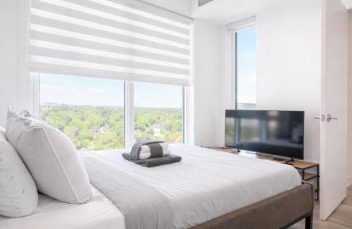 Kitchener Apartment | Skyline Serenity Executive Condo - Bowling Alley,Gym,Pool,Hot Tub,Sauna,Lounge