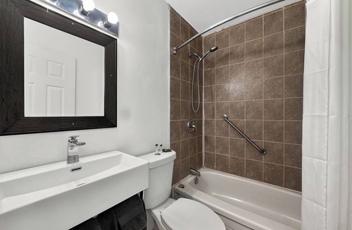 Melancthon Hotel | Skyview Motel
