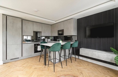 Barnet Apartment | Skyvillion -1Bed Apartment Cockfosters Near Alexandra Palace