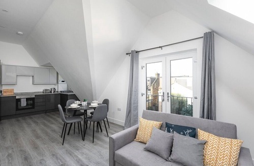 Enfield Apartment | Skyvillion -Vineyard Court- Enfield 1Bed w/Balcony