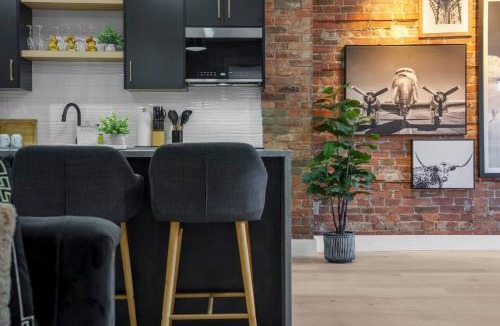 Chatham-Kent Apartment | Sleek Brand New 1 Bedroom Condo - Downtown Luxury!