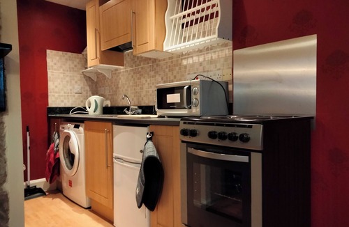 Cromarty Firth Cabin | Small cosy bothy in Highland Scotland, close to North Coast 500 route