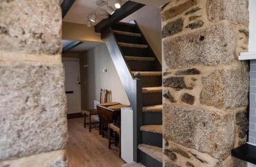 Mabe House | Smugglers Cottage in Penryn Nr Falmouth