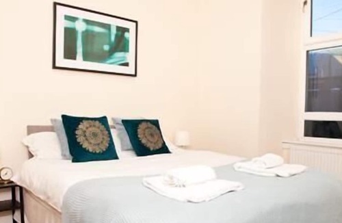 Helensburgh Apartment | Snug - Logie Baird Apartment