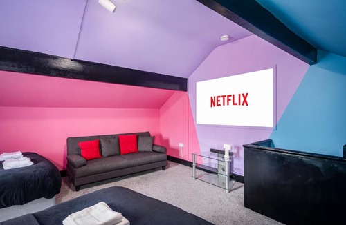 Doncaster Apartment | Social Media Inspired 3BR - Long Stays Disc