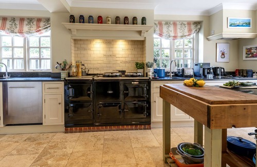 Aldeburgh House | Somerville House - a house that sleeps 9 guests in 5 bedrooms