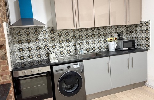 Loughton Apartment | Soothing 1-bedroom apartment in quaint Chigwell, perfect for a relaxing stay.