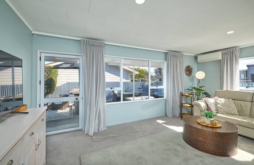 South Bay House | South Bay | Cosy | BBQ Area - KK61334