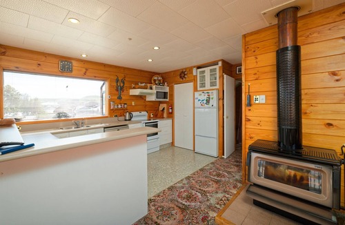 South Bay House | South Bay | Great View | Classic Kiwi Bach - KK922
