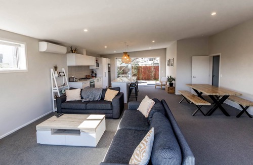South Bay House | South Bay | Marina | Peninsula Walks - KK32565