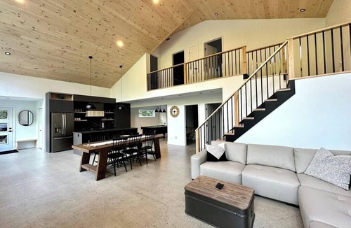 Entrelacs Ski Chalet | Spa, River, Pool Table | Chalet Ombre & Lumière