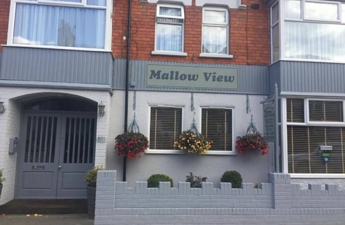 Cleethorpes House | Spacious 8-BR Guest House | Ideal for Large Groups