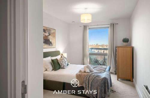 Canning Town Apartment | Spacious 1 Bed in Canning Town by Amber Stays, Perfect for Long Term Stays, Sleeps 2
