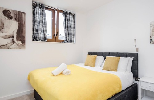 St Albans Apartment | Spacious 1 Bed Luxury St Albans Apartment - Free WiFi & Movies also Free Parking.
