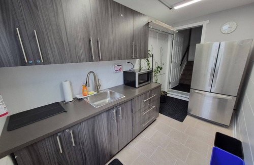 Gatineau House | Spacious 1-bedroom basement unit (full bathroom/shared laundry)