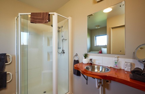 Kaikoura Cottage | Spacious 1 bedroom Cottage