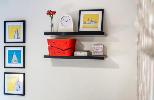 Camberwell Apartment | Spacious 2-BDR Vibrant City Cottage in Camberwell