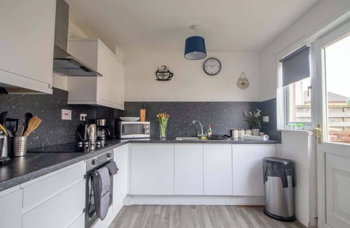 Tollcross House | Spacious 2-Bed City Home | Free Parking & Stadiums