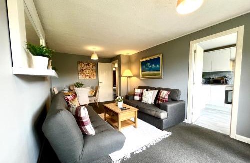 Springburn Apartment | Spacious 2 Bed-Flat in Glasgow City - Free Parking