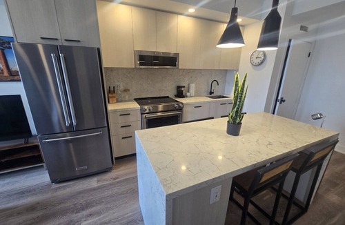 Church and Wellesley Apartment | Spacious 2-Bedroom Apartment – Elm Ledbury