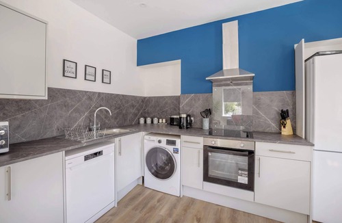 Saltash Apartment | Spacious 2 Bedroom Apartment in Saltash