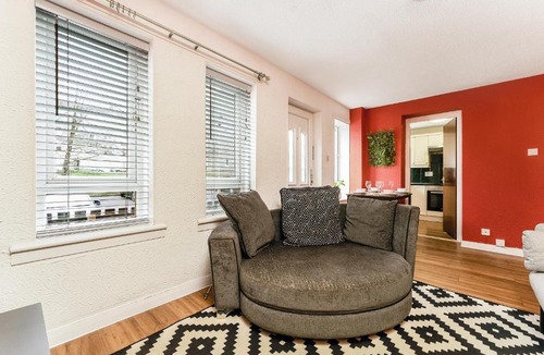 Finnieston Apartment | Spacious 2-Bedroom Main Door Apartment With Private Parking