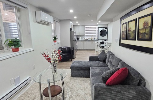 Ayr Apartment | Spacious 2BR 2WR Suite/2 Car Parking/Sleeps 6