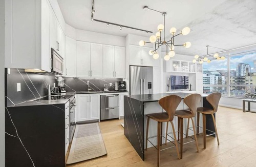 Upper Jarvis Apartment | Spacious 2BR Toronto Stay with Dual Balconies