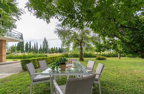Sant Pere Pescador Villa | Spacious 3-Bed House with A/C, BBQ, Garden, WiFi, Parking, Sports Room