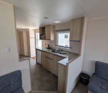 Watchet Resort | Spacious 3 Bed Caravan With A Decking Doniford Bay WF8