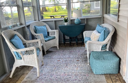 Fort Erie Cottage | Spacious 3 bedroom Carriage house on beachfront estate