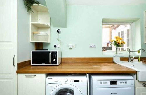 Stratford House | Spacious 3-Bedroom Retreat in London