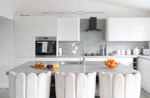 Hemel Hempstead House | SPACIOUS 4 BEDROOM WITH FREE PARKING FOR CONTRACTORS AND BUSINESS TRAVELERS
