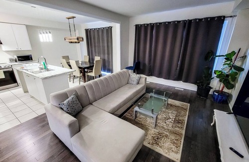 Caledonia House | Spacious 4-bedroom house with AC in welcoming Caledonia
