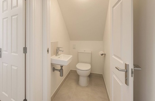 Bromley North House | Spacious 4BR Home Near Abba, Stadium, Tube -Zone 2