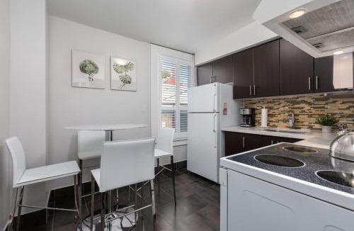 Kensington Market House | Spacious 4BR Toronto Stay Near U of T & Downtown