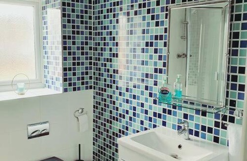 West Thurrock House | Spacious and Tastefully Decorated Town House In Lakeside West Thurrock Grays