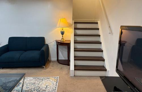 Georgetown Apartment | Spacious Basement Apartment in GTA
