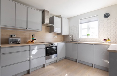 Blackmore End House | Spacious Comfortable 4-bedroom house in Bishop's Stortford near Stansted Airport