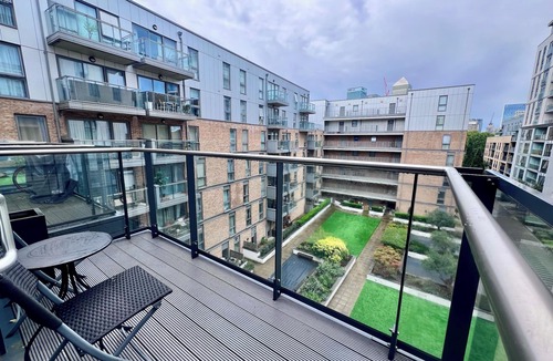 Lansbury Apartment | Spacious & Comfortable 2BR | Canary Wharf | Gym, Concierge & DLR/Elizabeth Line