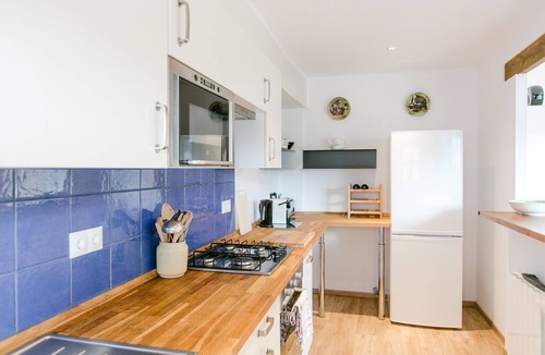 Calella de Palafrugell Apartment | Spacious 4BR apt, 150m to beach and restaurants & shops, fans, central heating