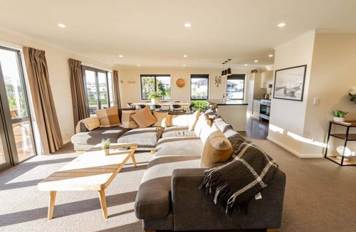 Kaikoura House | Spacious | Family-Friendly | Parkside - KK479