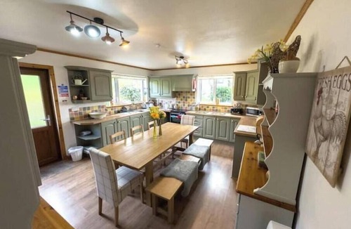 Suladale House | Spacious Family Retreat with Stunning Loch Views near Portree