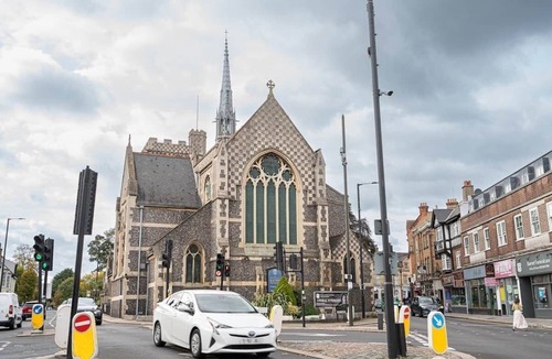 High Barnet Apartment | Spacious Flat Near to Barnet Hospital