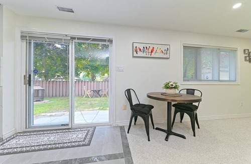 Aldershot House | SPACIOUS & FULLY PRIVATE 2BR UNIT ON GROUND LEVEl