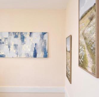 Harlow House | Spacious Harlow House, Free Parking, Fast Wi-Fi, Sleeps 4 Ideal for Contractor & Relocation Stay